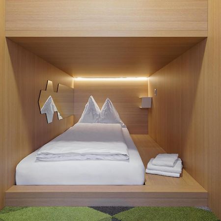 The Lab Capsule Hotel Thun Kültér fotó