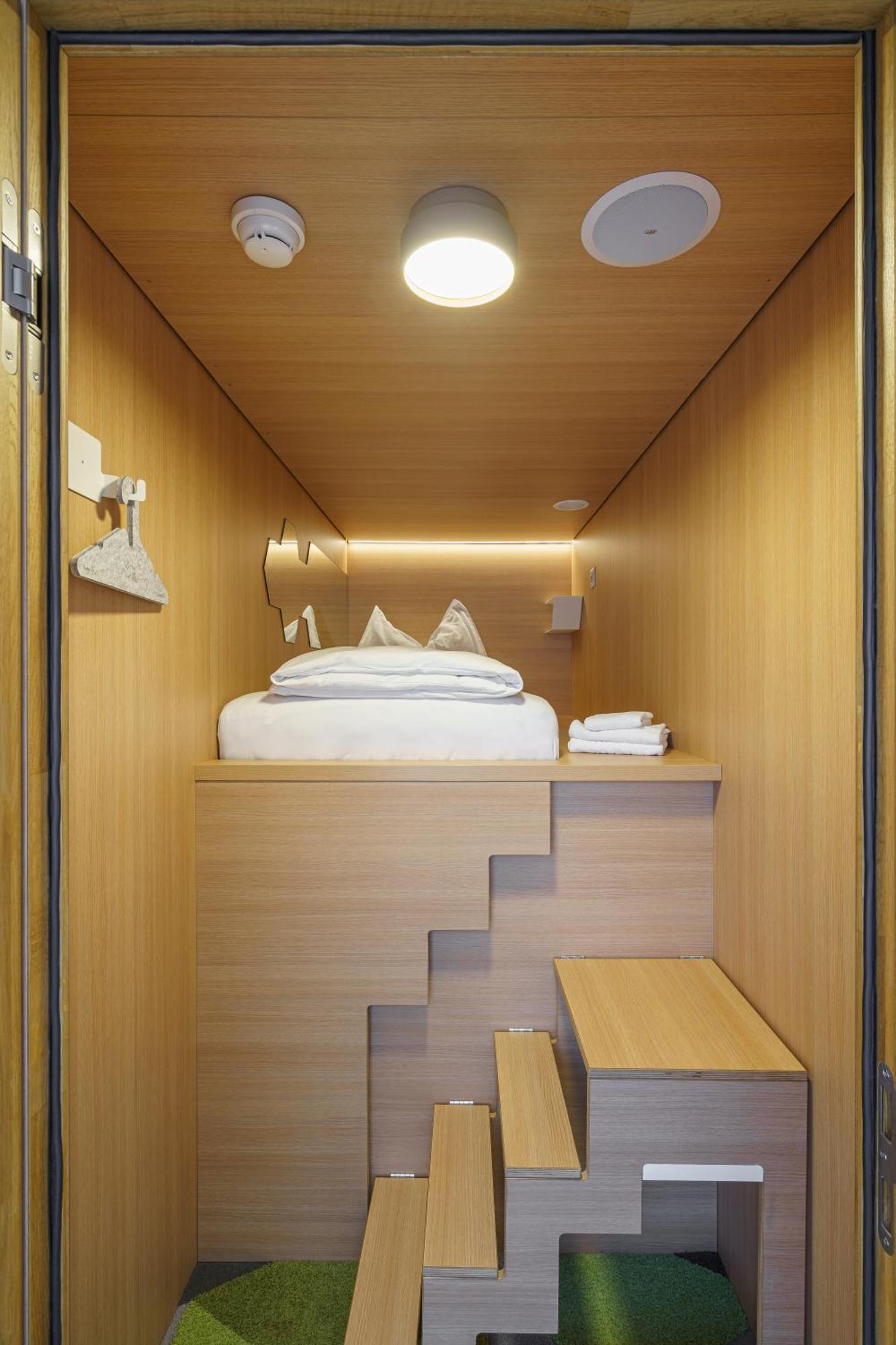 The Lab Capsule Hotel Thun Kültér fotó
